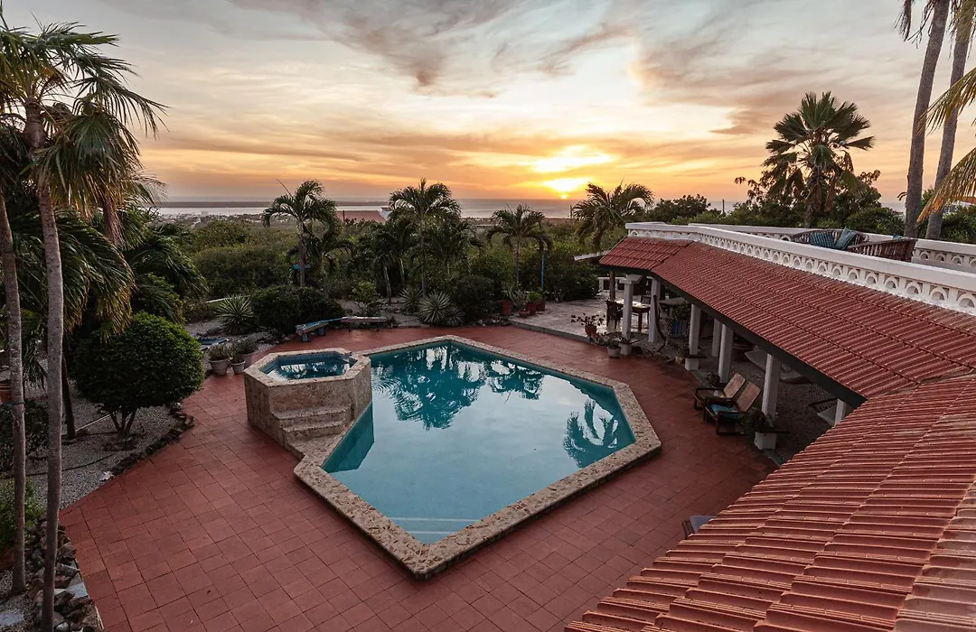 Goood Resort-1